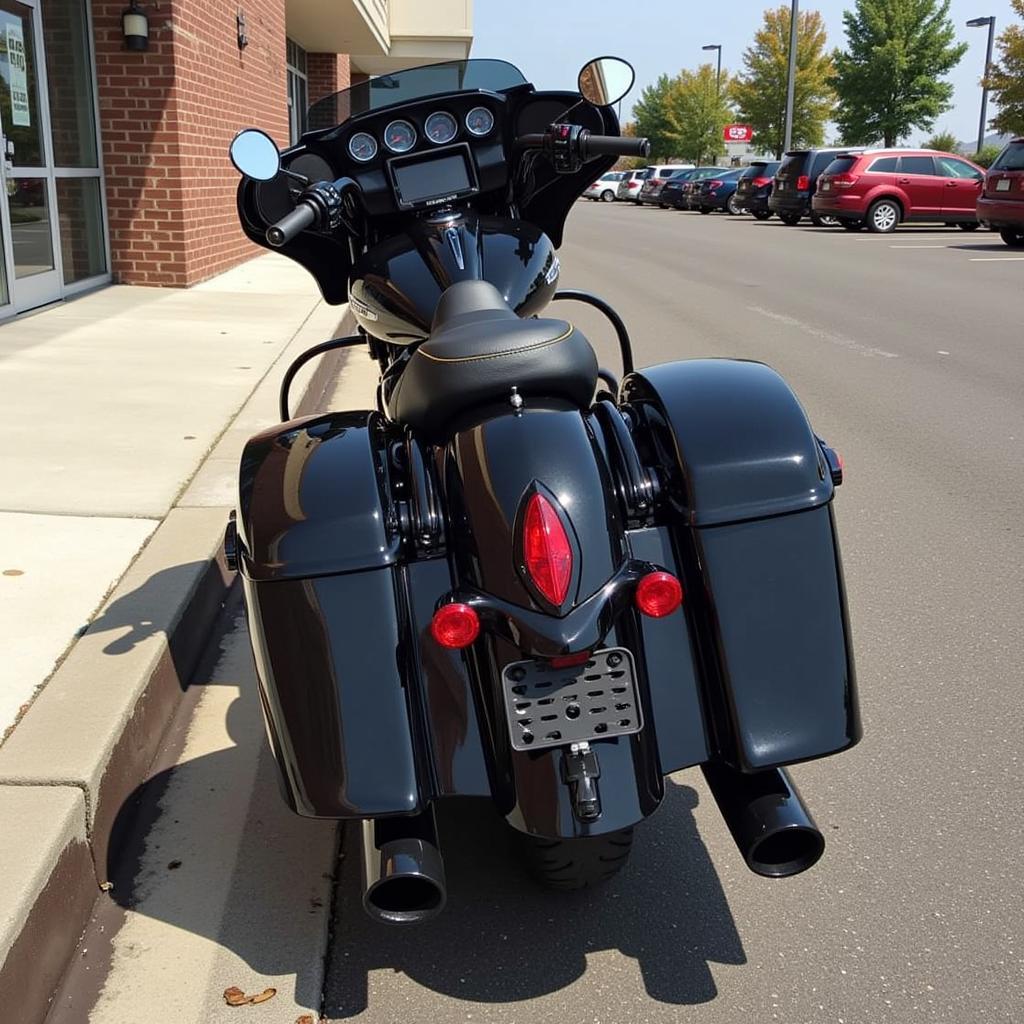 2020 Indian Chieftain Dark Horse design features a matte-black finish and sleek lines.